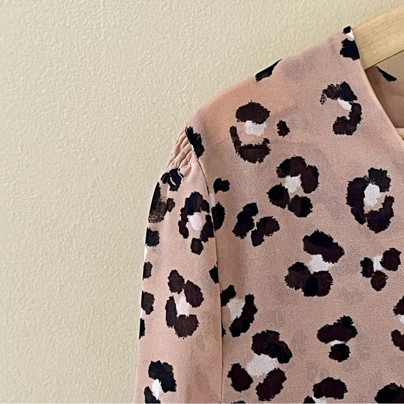 A New Day| Flowy V-Neck Animal Print Bell Cuff Long Sleeve Feminine Shirt Size M - Picture 3 of 6